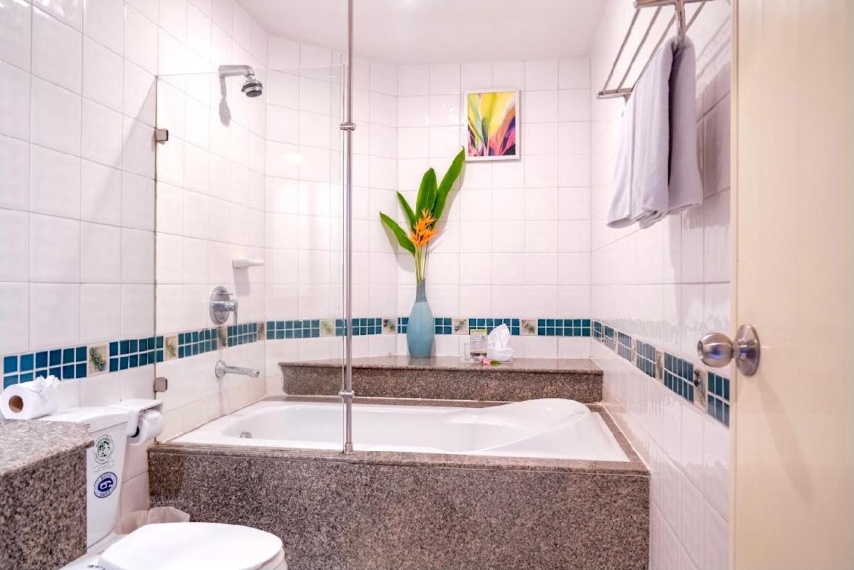 C & N Hotel - Sha Extra Plus Patong Екстериор снимка