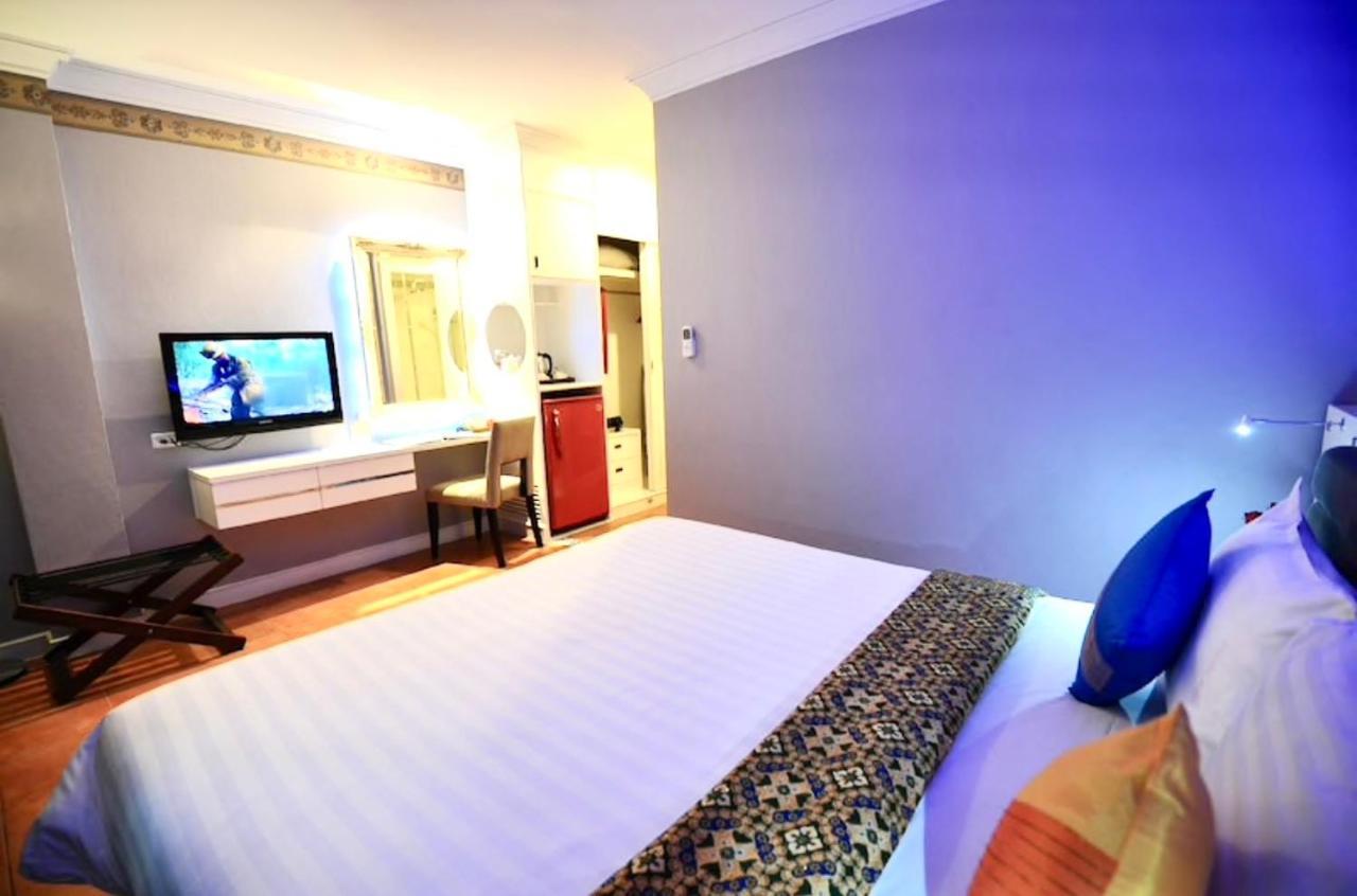 C & N Hotel - Sha Extra Plus Patong Екстериор снимка