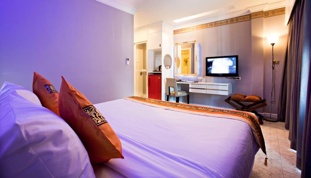 C & N Hotel - Sha Extra Plus Patong Екстериор снимка