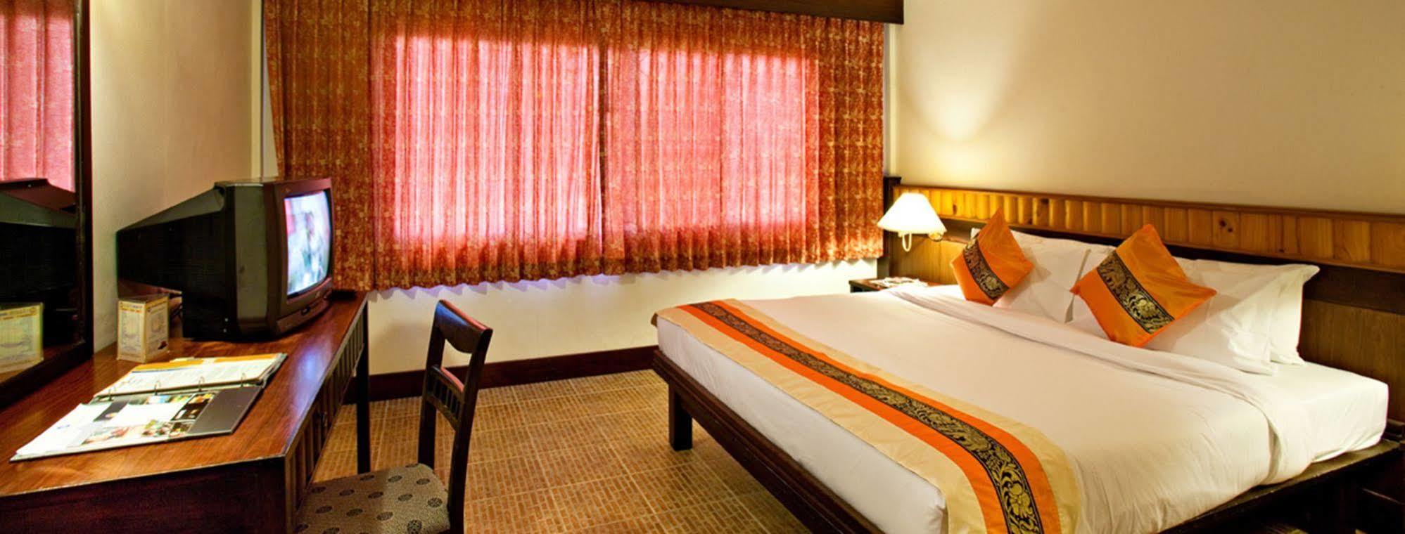 C & N Hotel - Sha Extra Plus Patong Екстериор снимка